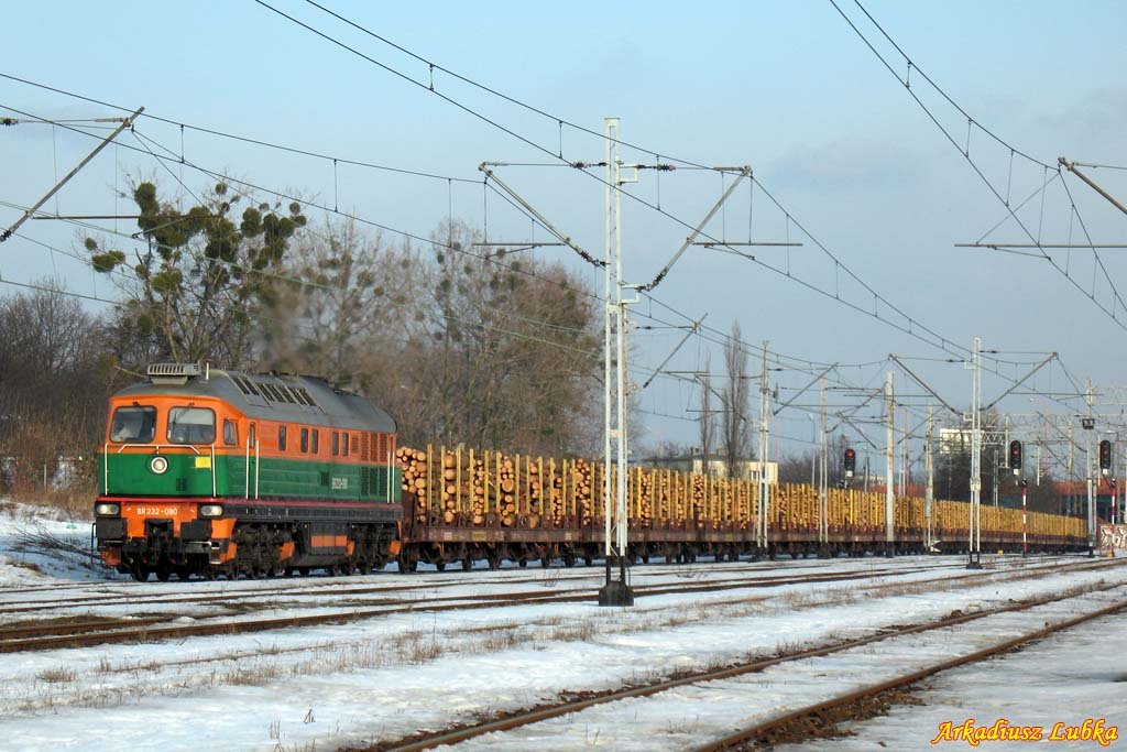 BR232-090 mit Gterzug, durchfhrt am 20.02.2010 der Rangierbahnhof Poznań Grczyn 
