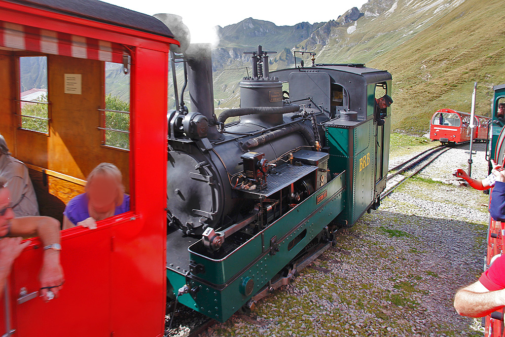 BRB H 2/3 Nr. 2, das Bijou von 1891, beim Kreuzen in Oberstafel am 23. Sept. 2010, 14:50
