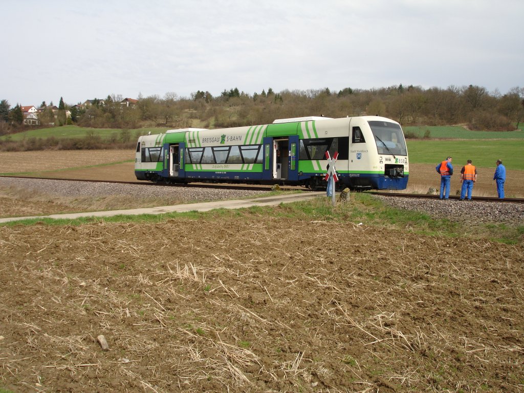 Breisgau-S-Bahn 013  Stadt Waldkirch  am 30.03.2010 auf der SWEG Strecke Neckarbischofsheim Nord - Hüffenhardt auf Testfahrt. Hier zwischen Neckarbischofsheim und Helmhof