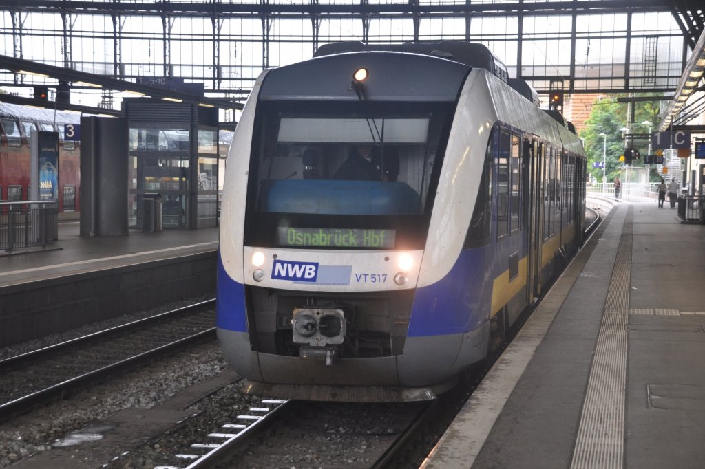 BREMEN, 08.09.2011, VT 517 der NordWestBahn nach Osnabrück Hbf im Bremer Hauptbahnhof

