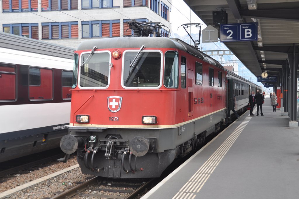 BUCHS (Kanton St. Gallen), 04.10.2012, 11223 als Regionalzug nach Chur