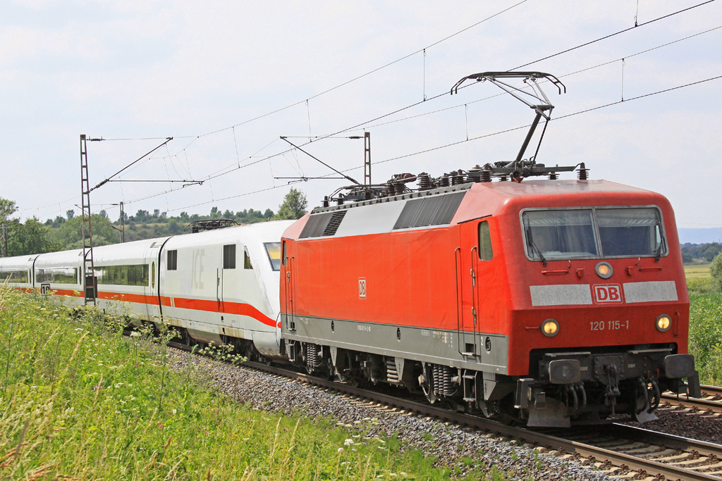 B Km 75,1 120 115-1 mit ICE1 am Haken 16.07.2013 14:29 in Richtung Hannover