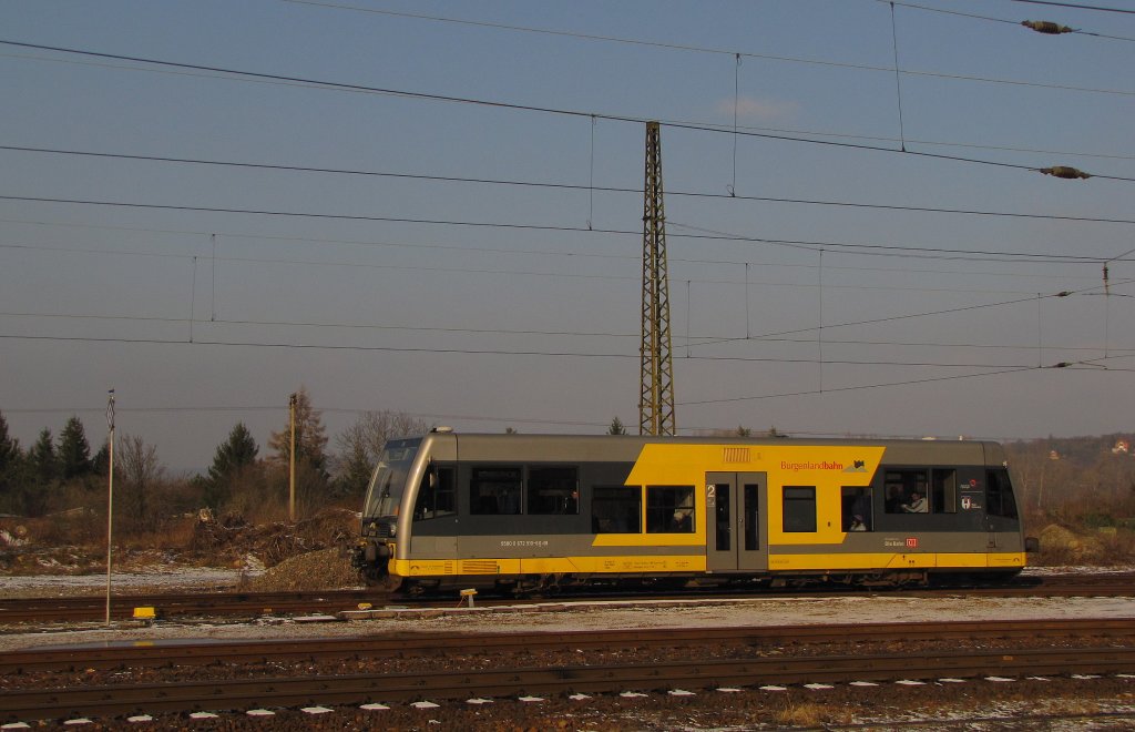 Burgenlandbahn 672 910 (95 80 0672 910-6 D-DB) als RB 34876 von Naumburg Ost nach Wangen, in Naumburg Hbf; 28.01.2011