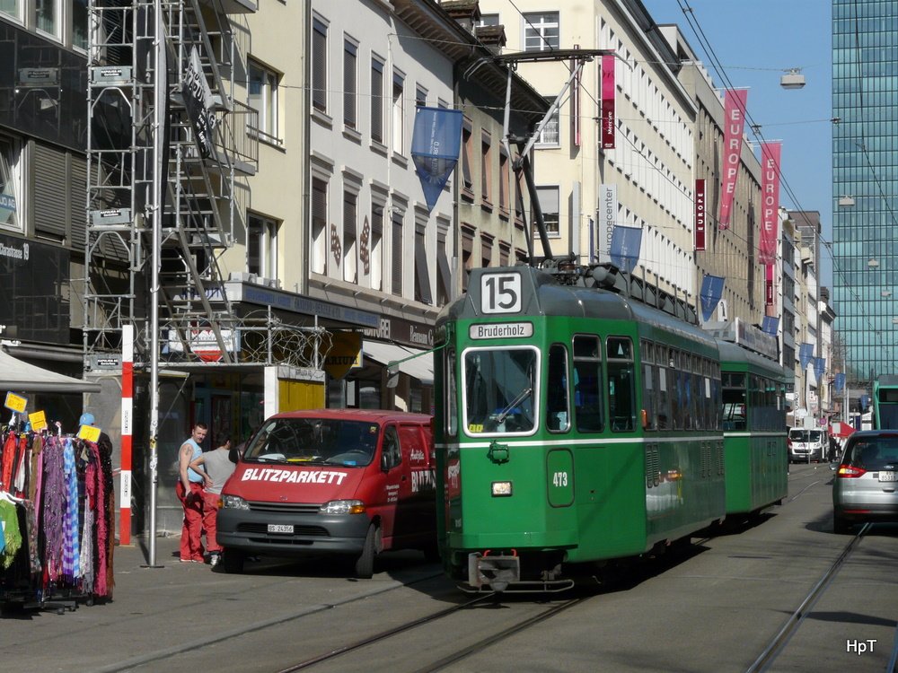 BVB - Be 4/4 473 mit Anhnger unterwegs auf der Linie 15 in der Stadt Basel am 19.03.2010