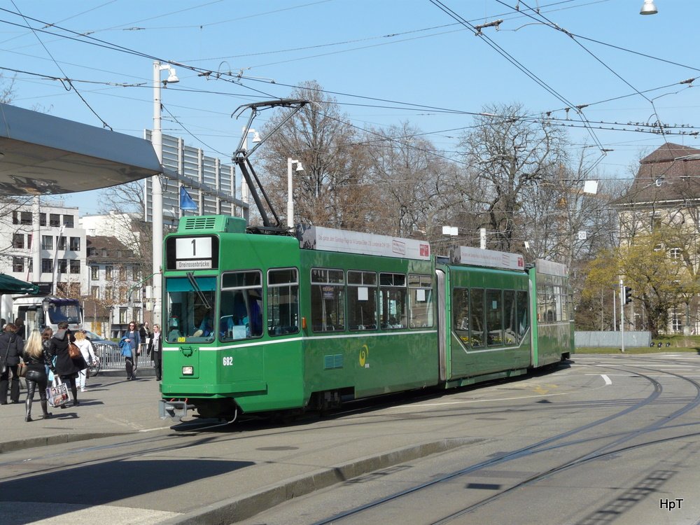 BVB - Be 4/8 682 unterwegs auf der Linie 1 in der Stadt Basel am 19.03.2010