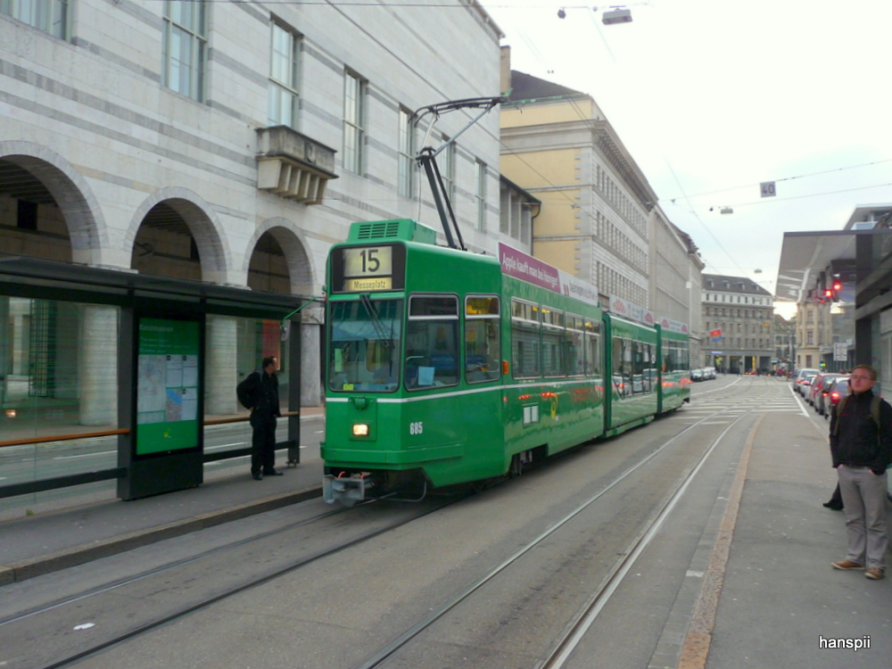 BVB - Be 4/8 685 unterwegs auf der Linie 15 in Basel am 01.12.2012