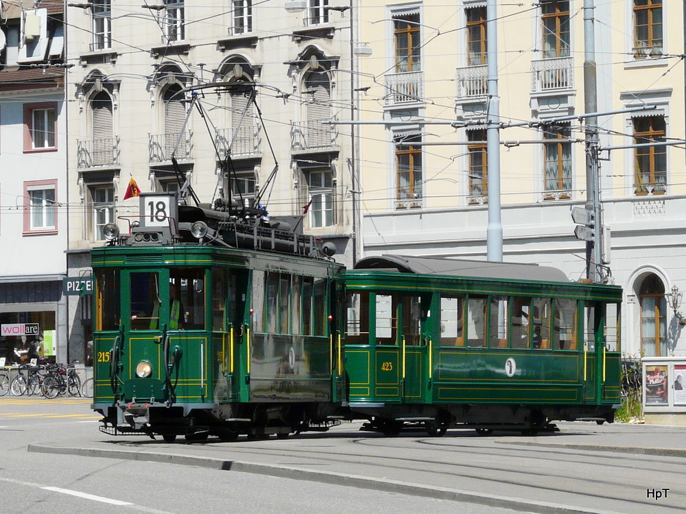 BVB - Ce 2/2 215 mit Beiwagen C 423 unterwegs auf der Linie 18 am 24.05.2010