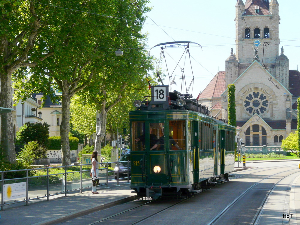 BVB - Ce 2/2 215 mit Beiwagen C 423 unterwegs auf der Linie 18 am 24.05.2010