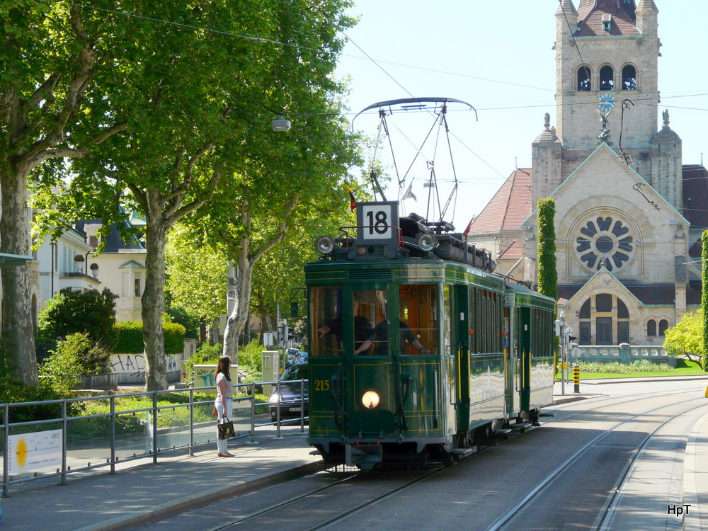 BVB - Ce 2/2 215 mit Beiwagen C 423 unterwegs auf der Linie 18 am 24.05.2010