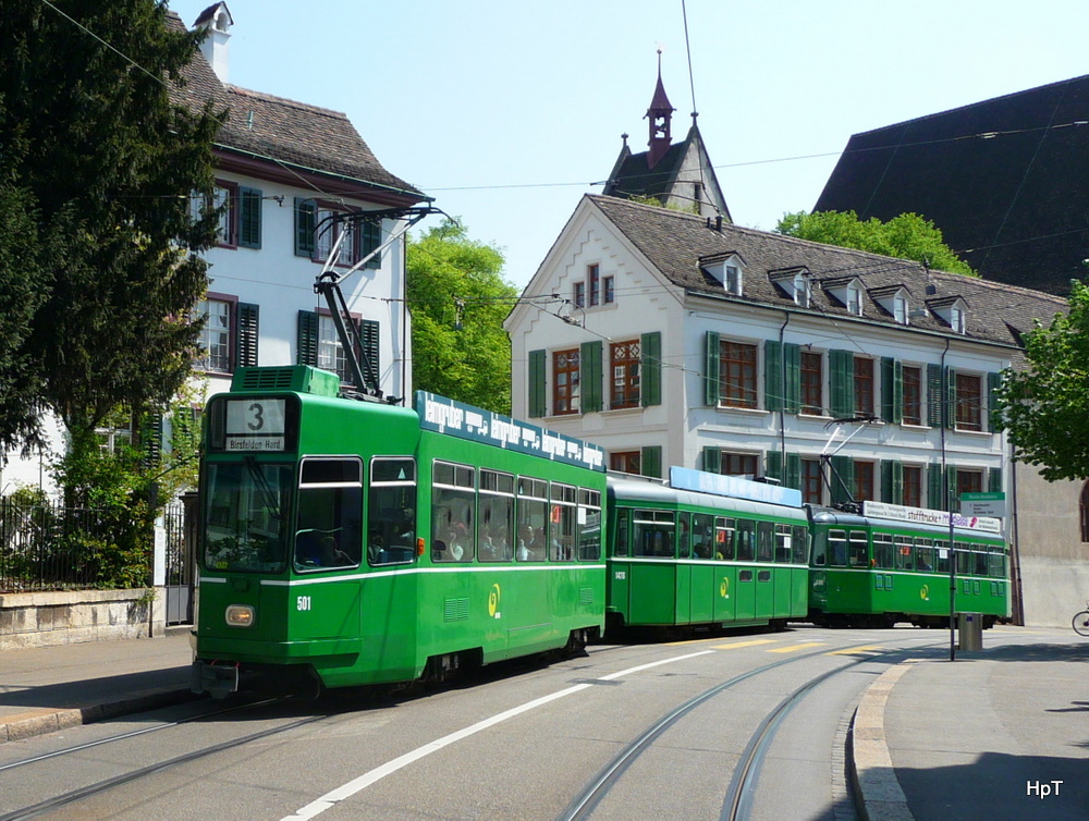 BVB - Tram Be 4/4 501 mit Beiwagen unterwegs auf der Linie 3 in der Stadt Basel am 16.04.2011