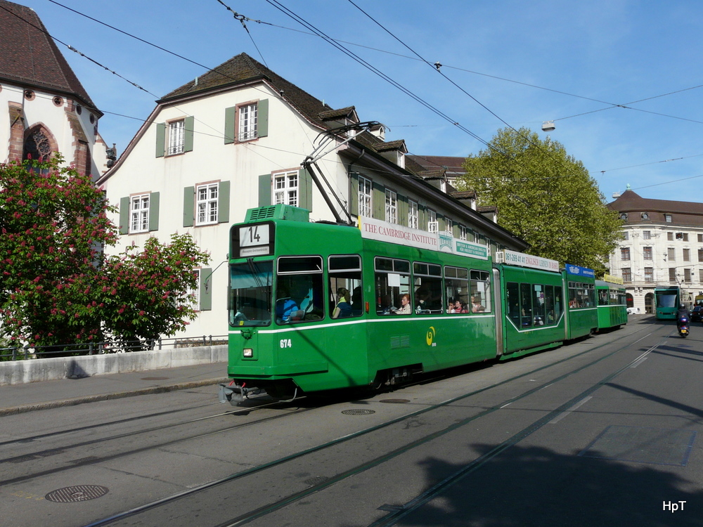 BVB - Tram Be 4/8 674 unterwegs auf der Linie 14 am 29.04.2010