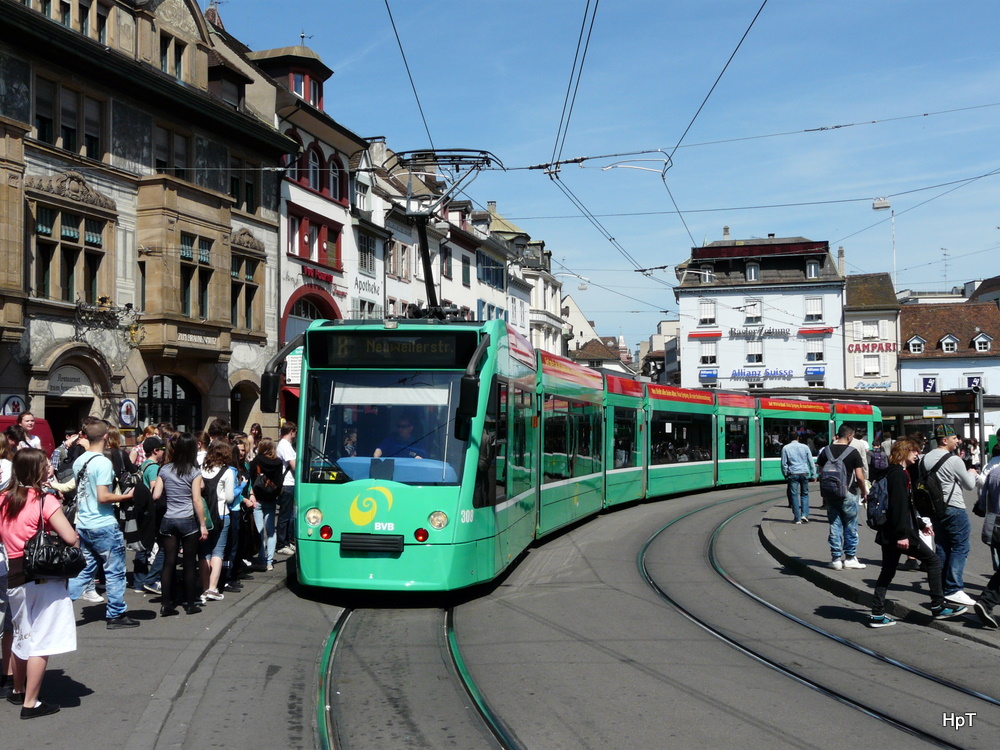 BVB - Tram Be 6/8 308 unterwegs auf der Linie 8 in der City vonn Basel am 29.04.2010