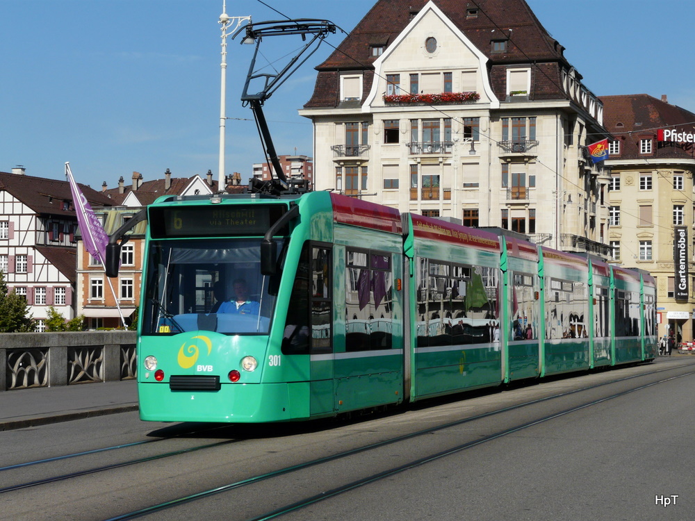 BVB - Tram Be 6/8 301 unerwegs auf der Linie 6 in der Stadt Basel am 22.09.2010