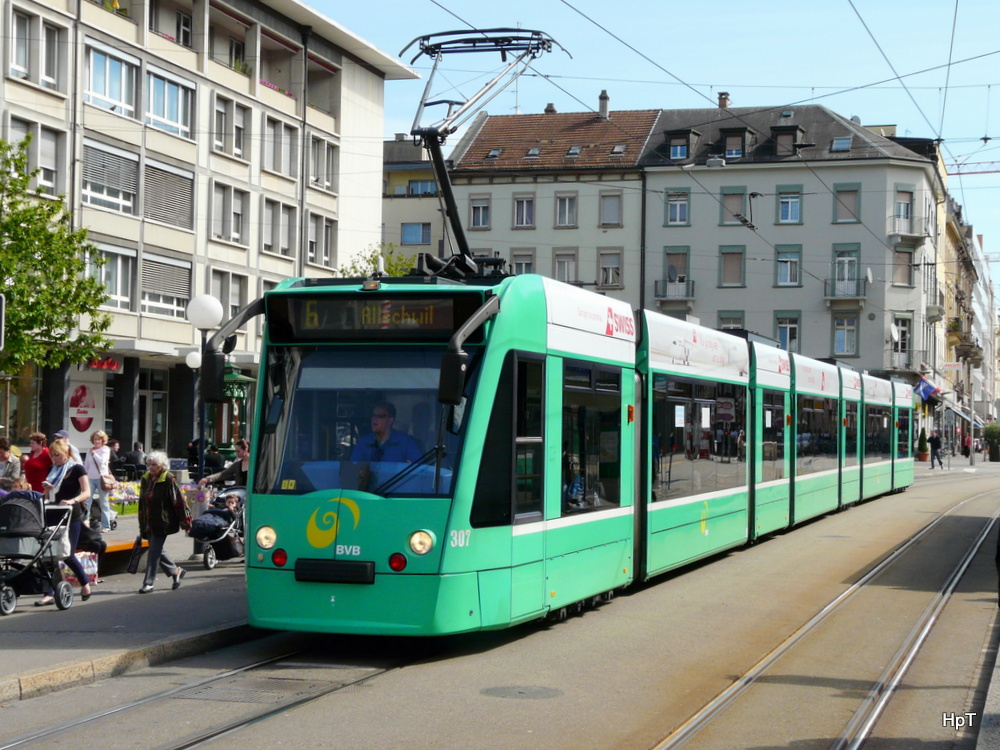 BVB - Tram Be 6/8 307 unterwegs auf der Linie 6 in Basel am 04.05.2012