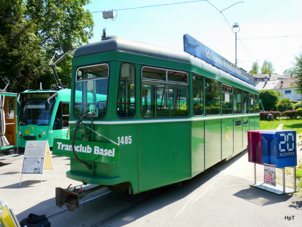 BVB - Trambeiwagen B 1485  als Mobiler Souvenirshop an den Endpunkt der Linie 8 am 24.05.2010