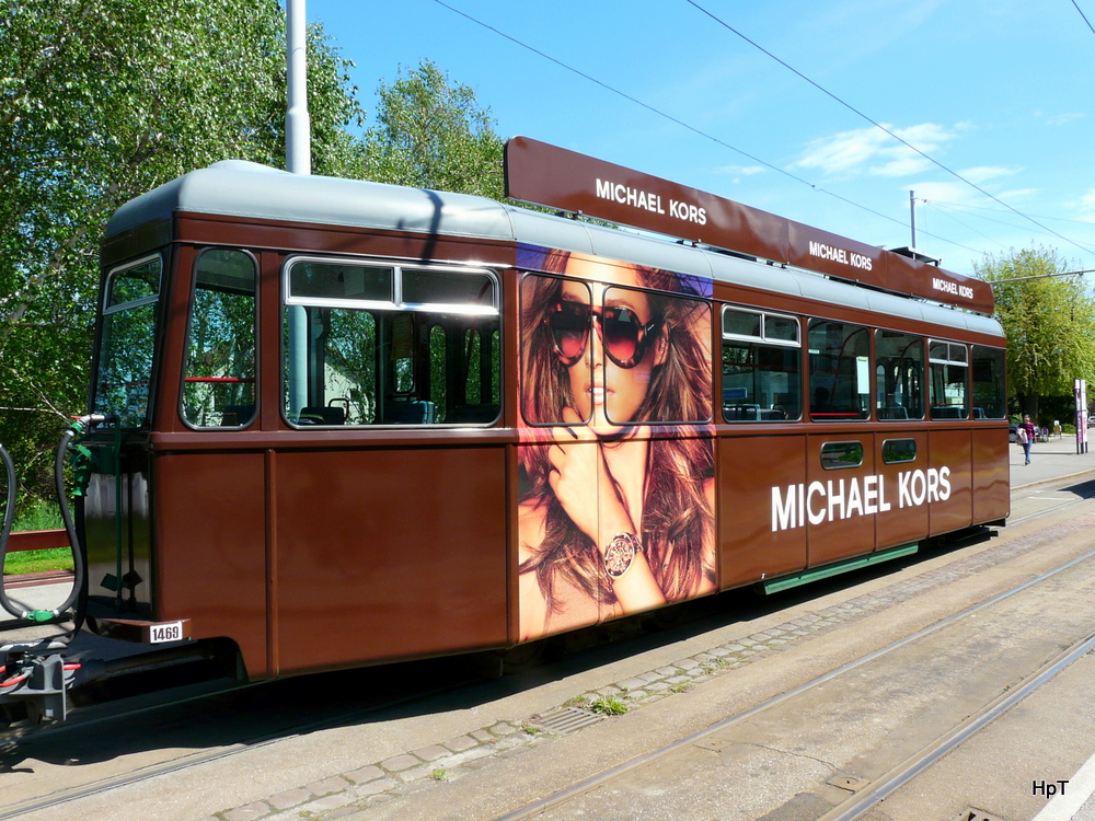 BVB - Trambeiwagen mit Werbung B 1469 unterwegs in Basel am 04.05.2012