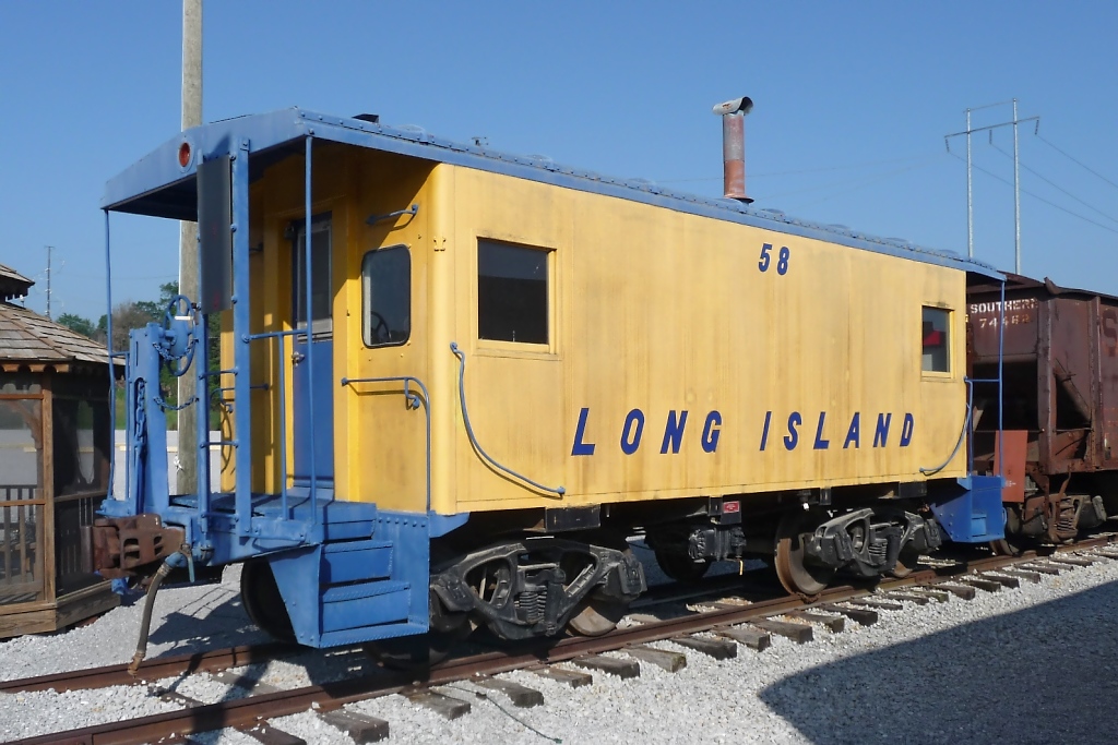 Caboose der Long Island Railroad, #58, auf dem Ausstellungsgelnde der Tennessee Valley Railroad (Chattanooga, 30.5.09).