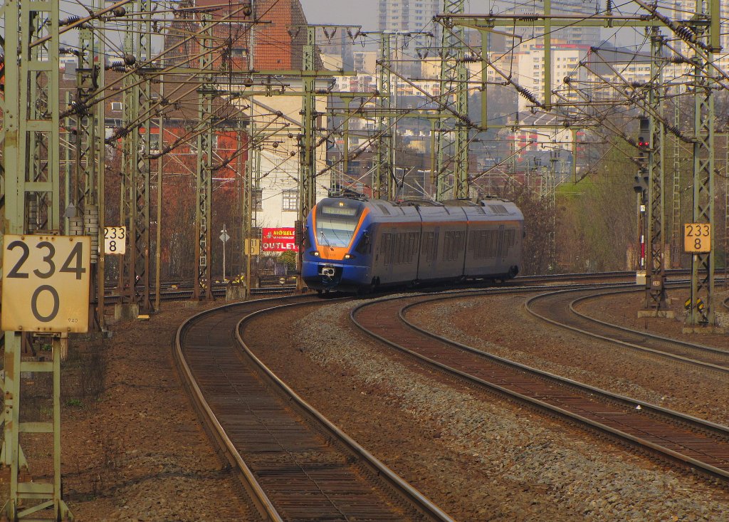 Cantus 427 502 als CAN 24209 (R5) aus Kassel Hbf, am 04.04.2012 bei der Einfahrt in Fulda.