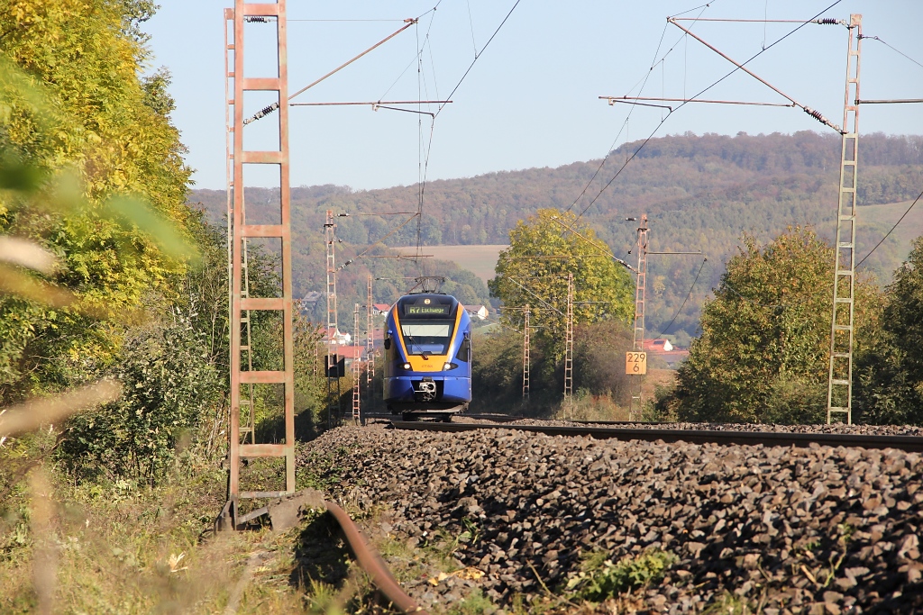 Cantus-Flirt 427 006 als R7 nach Eschwege. Aufgenommen am 15.10.2011 bei Hebenshausen.