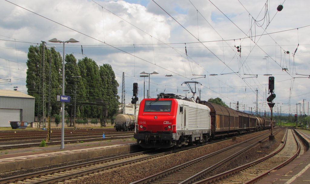 Captrain E 37 510 (91 87 0 037510-1 F-CBR) mit einem gemischten Gterzug Richtung Linz (Rhein), am 18.07.2012 in Neuwied.