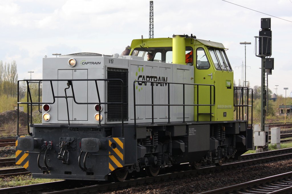 Captrain/TWE V157 am 18.4.12 als Lz bei der Durchfahrt durch Duisburg-Bissingheim.