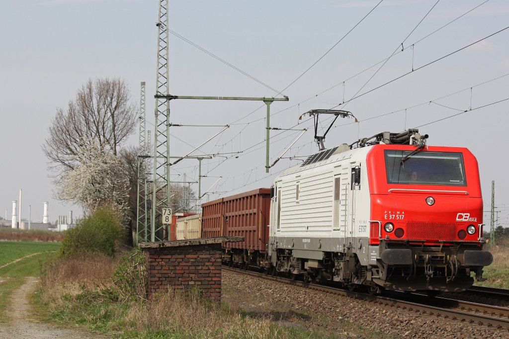 CBR E37 517 am 3.4.12 auf dem Weg von Dssedorf-Rath nach Bous.Hier bei der Durchfahrt durch Porz Wahn.