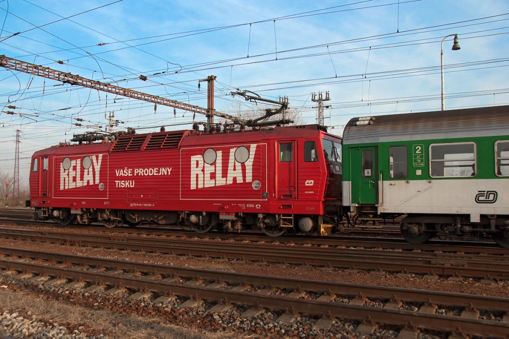CD 363 033 ist mit R 808 von Olmtz nach Brnn unterwegs. Breclav, am 14.11.2011.