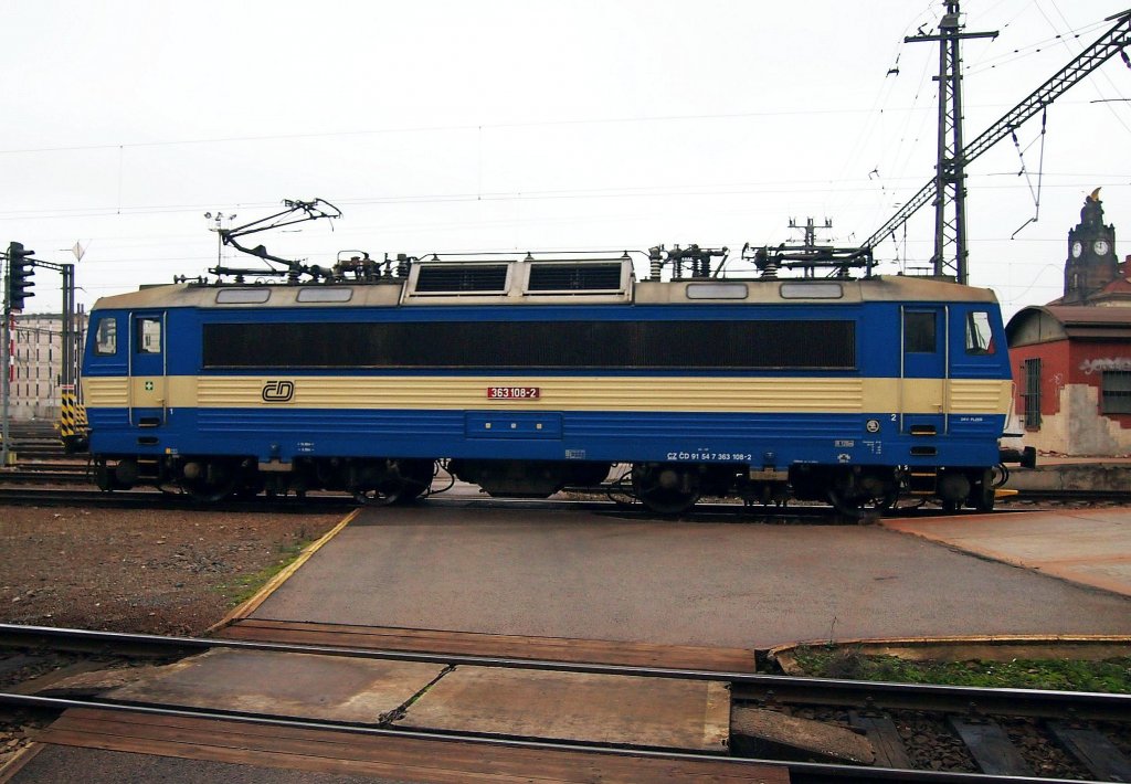 CD 363 108-2 auf dem Hauptbahnhof Prag am 27. 11. 2012