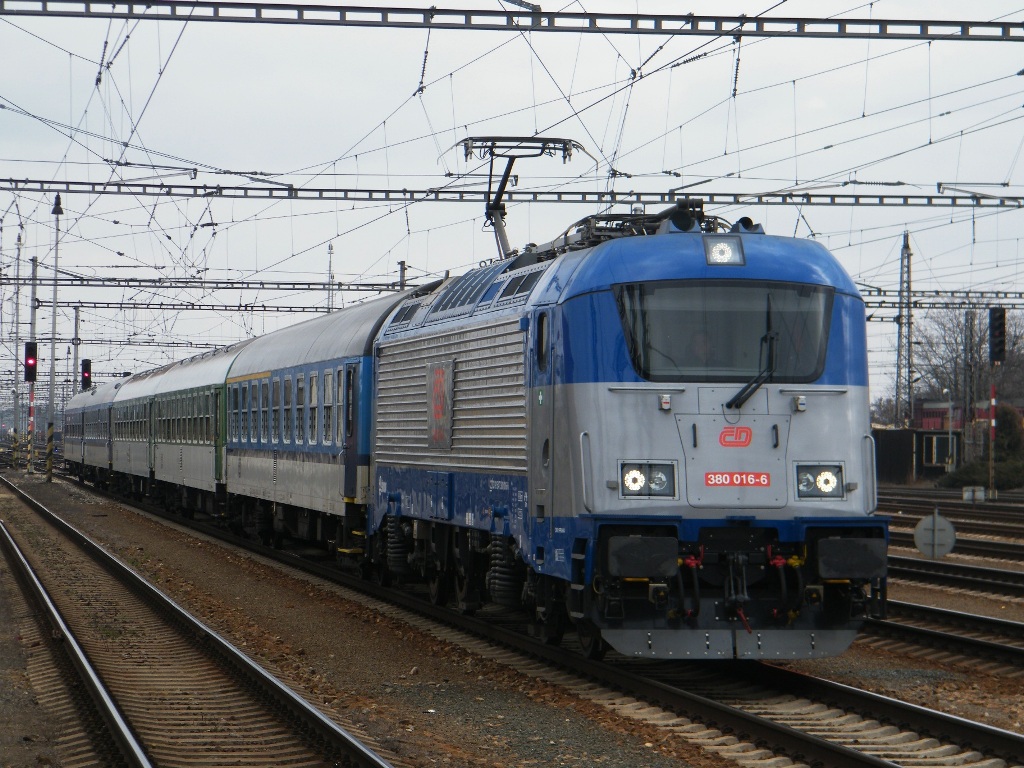 CD 380 016-6 kommt in Breclav an, am 2012 03 15