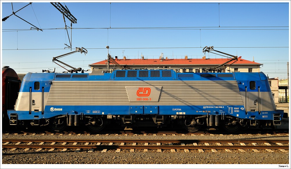 CD 380.008 steht mit dem IC571 am Prager Hauptbahnhof zur Abfahrt nach Breclav bereit; 7.2.2010.