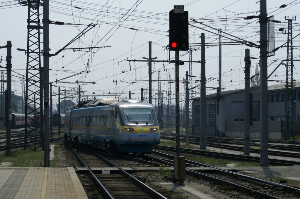 CD 682 007 (Pendolino) wird gerade bereitgestellt um als EC72  Smetana  von Wr.Neustadt nach Prag zu fahren.