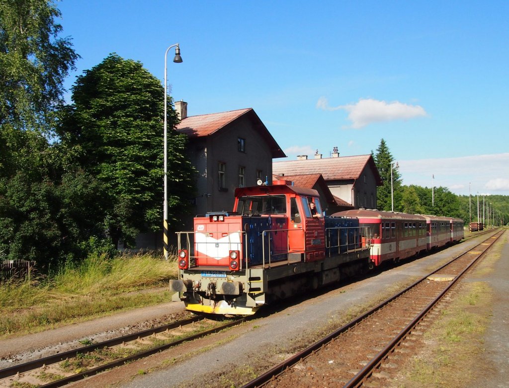 CD 714 228-4 auf dem Bahnhof Řevničov am 4. 7. 2013. 