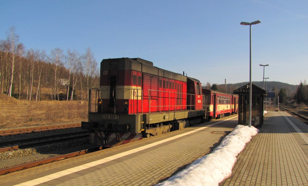CD 742 343-7 mit der Os 17110 aus Karlovy Vary dolni n, in Johanngeorgenstadt; 22.03.2011