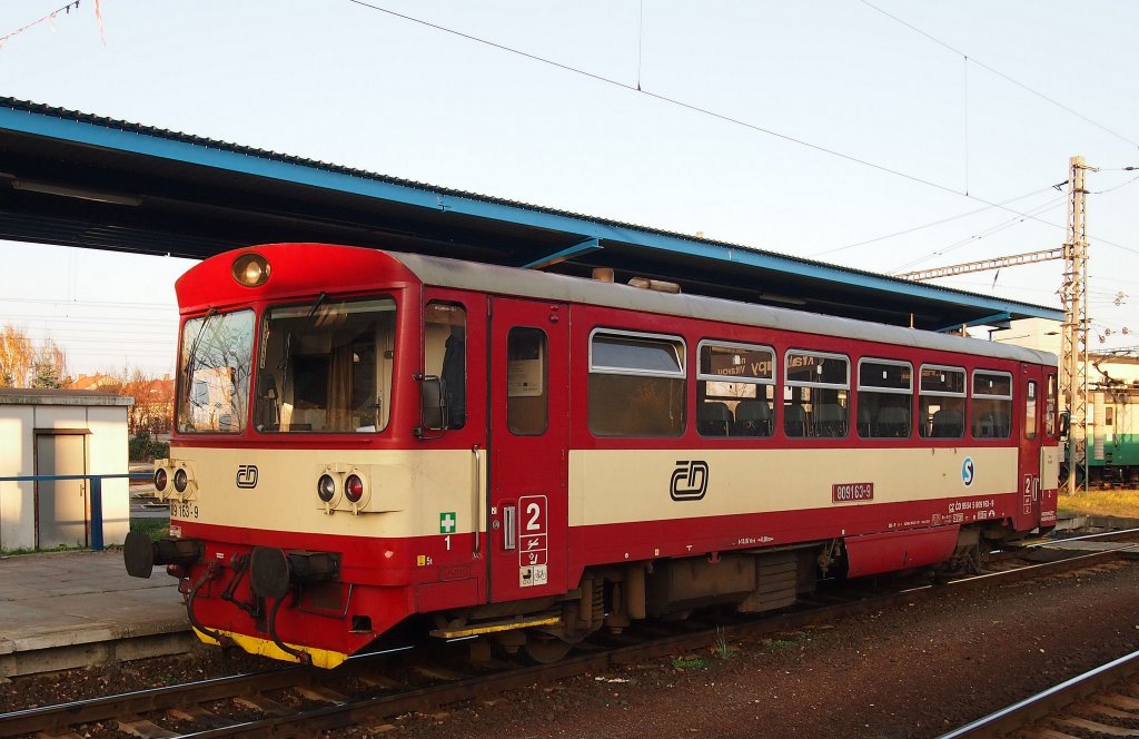 CD 809 163 auf Hbf. Kralupy nad Vltavou am 13.11.2012.