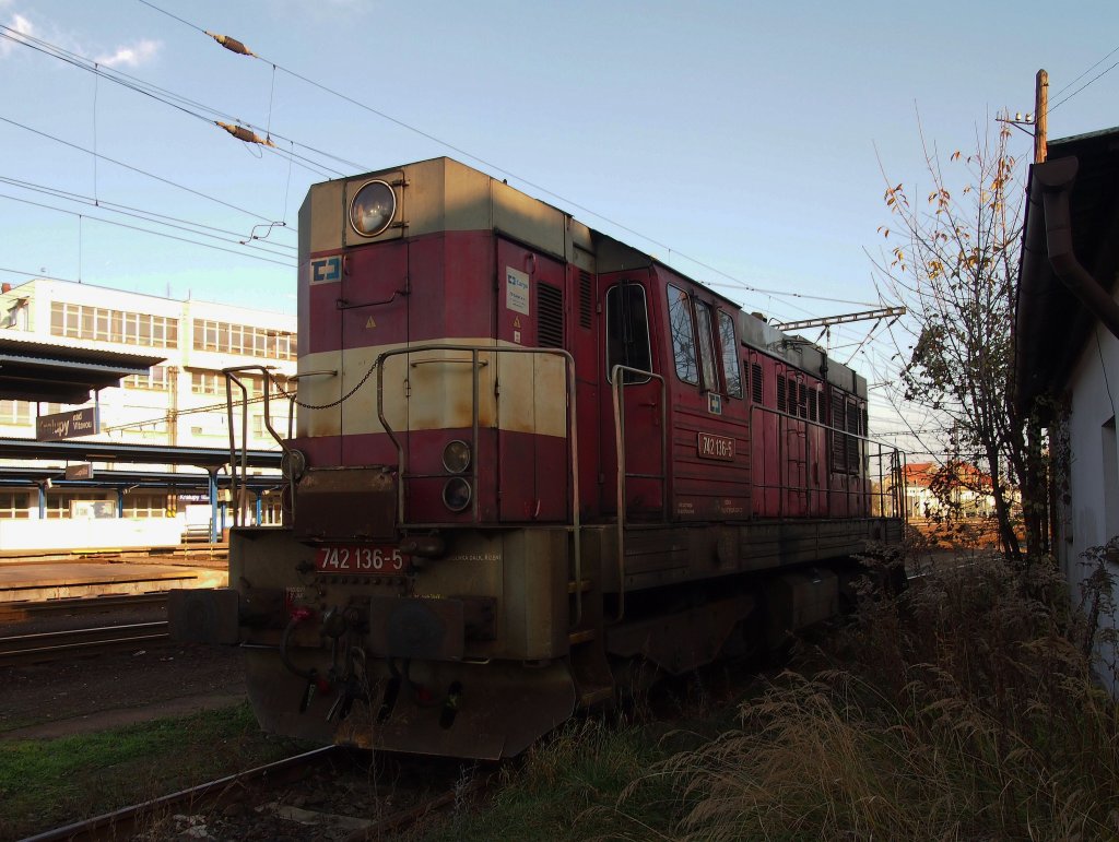 CD Cargo 742 136 auf Hbf. Kralupy nad Vltavou am 13.11.2012.