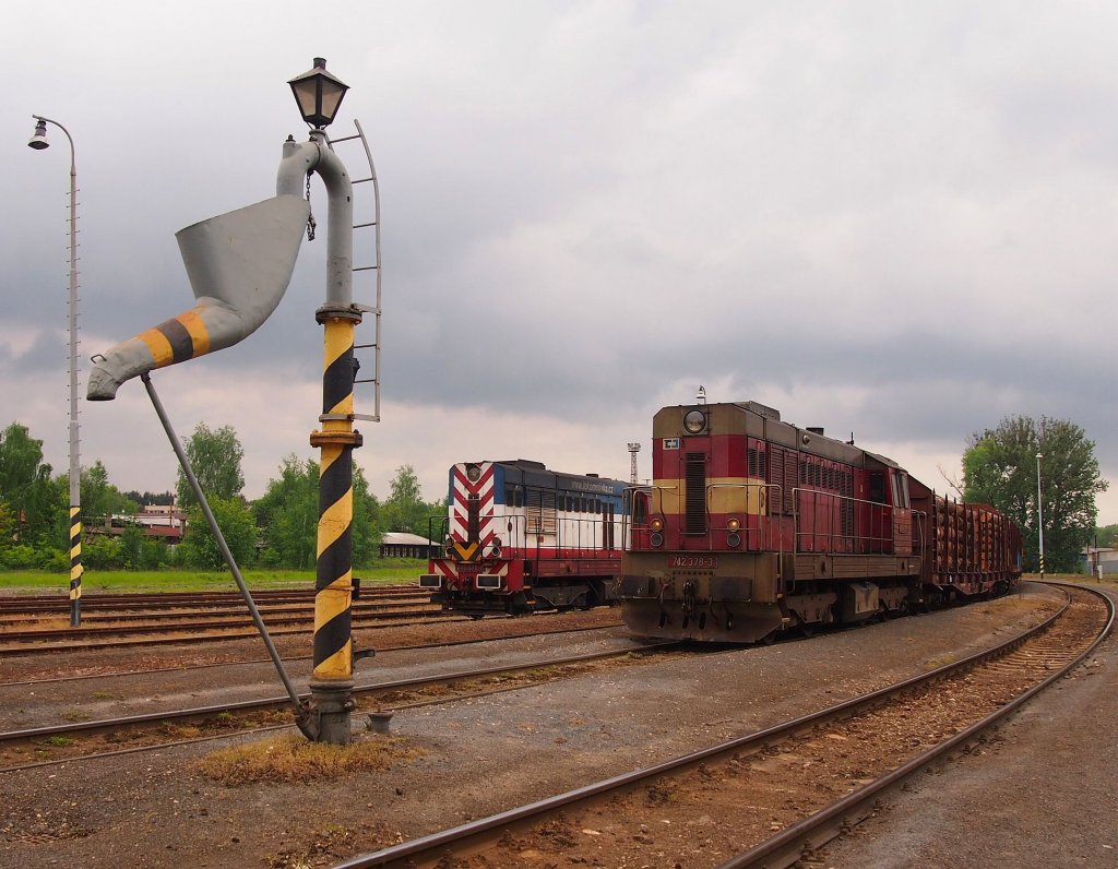 CD Cargo 742 378-3 auf HBf. Kladno am 24.5.2013.