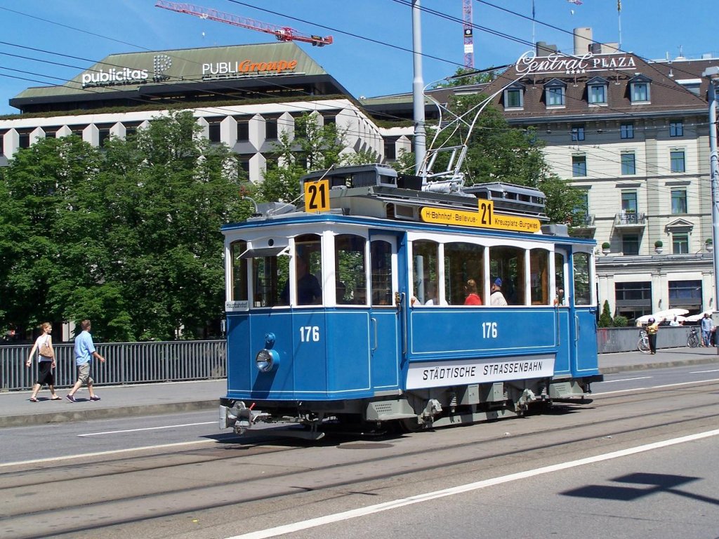 Ce 2/2 176 des Tramvereins Zrich auf der Museumslinie 21 am 29/05/11.