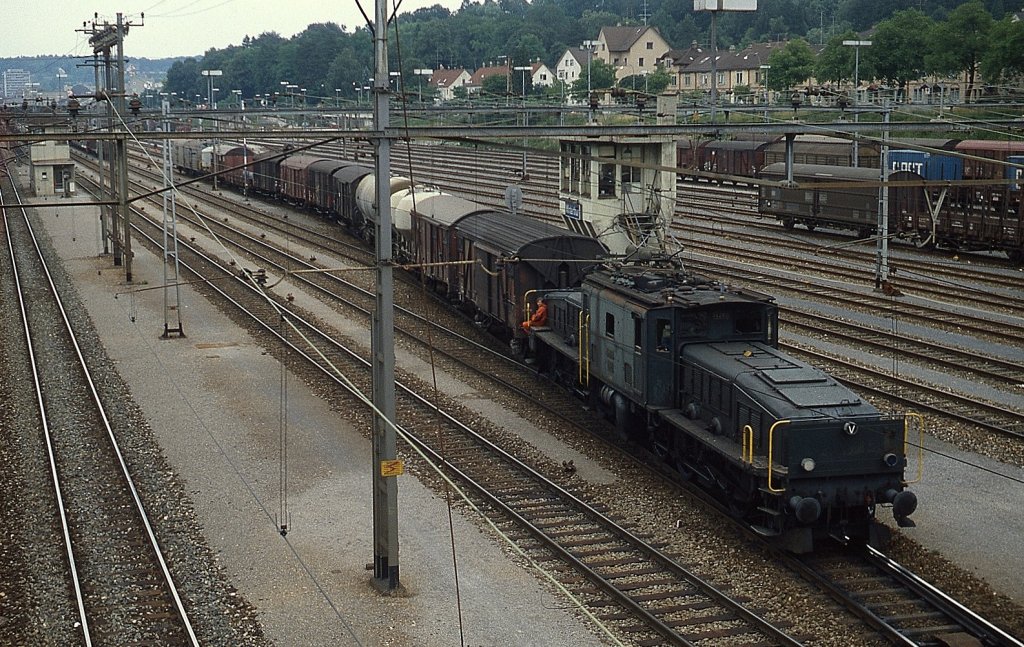 Ce 6/8 II 14282 rangiert im April 1979 in Winterthur