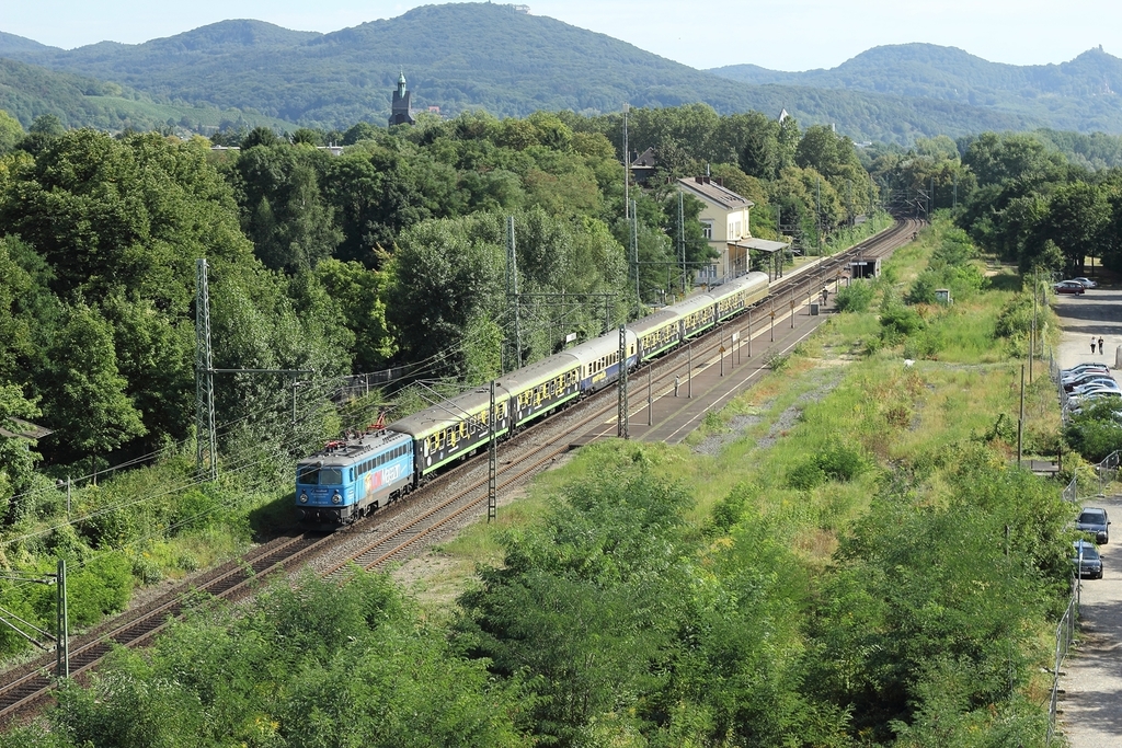Centralbahn 1042 520-5  Lokmagazin  mit dem Hetzerather in Bonn-Oberkassel am 2.9.2012 