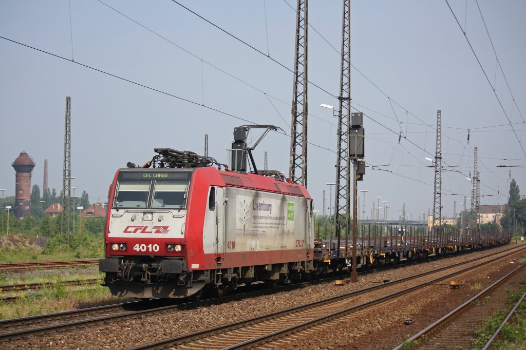 CFL 4010 am 29.5.12 mit einem Stahlzug in Duisburg-Bissingheim.