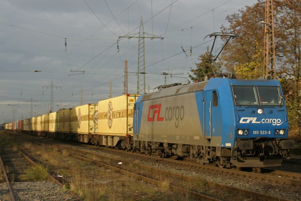 CFL Cargo 185 523 am 13.11.09 mit dem Warsteiner in Ratingen-Lintorf