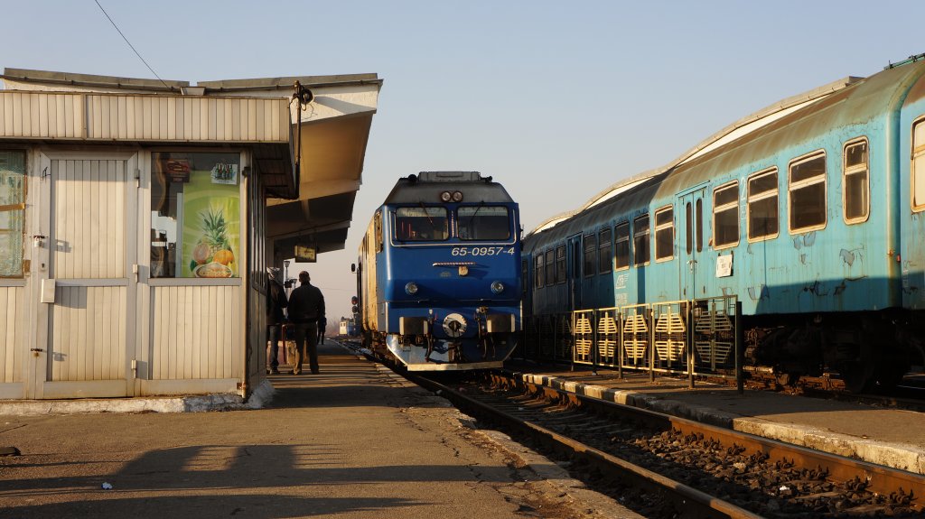 CFR- Lok 65-0957-4 auf Rangierfahrt im Bahnhof Sibiu (Hermannstadt)