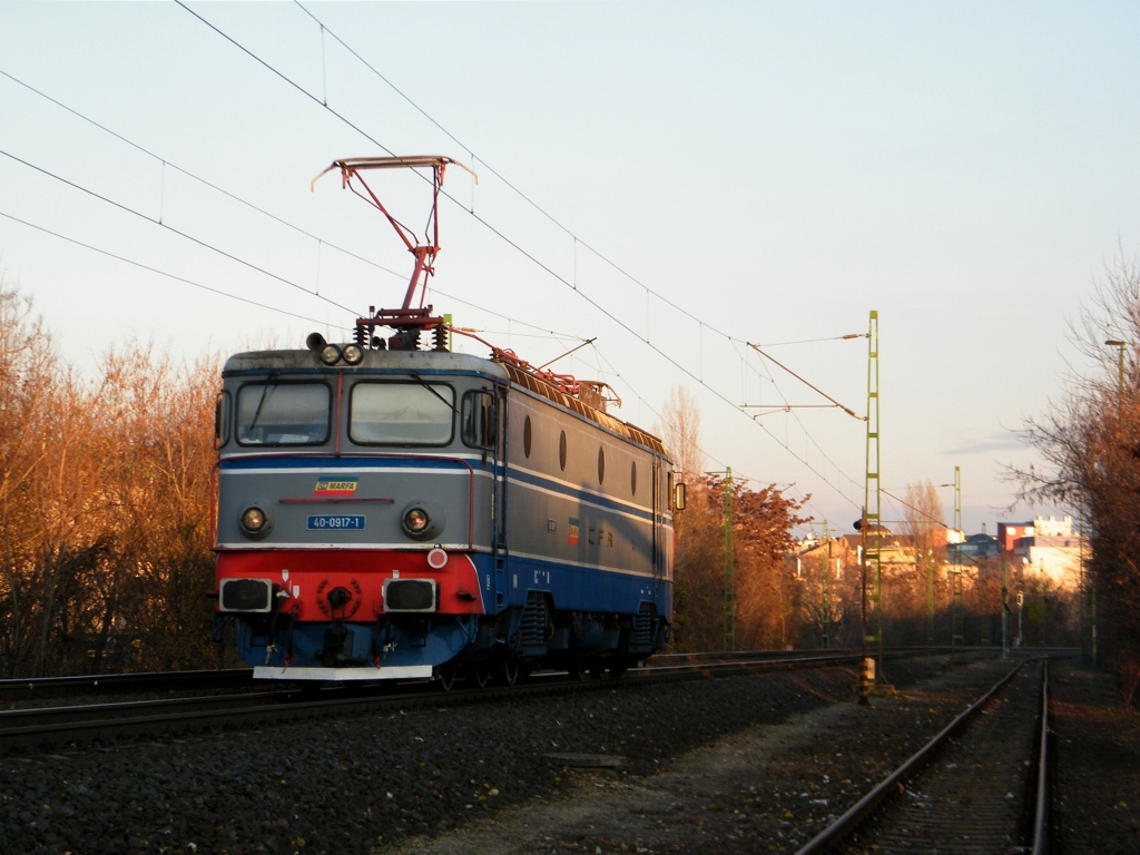 CFR Marfa 40 0917-1 zwischen Budapest-Kelenfld und Ferencvros, am 01. 12. 2012. 