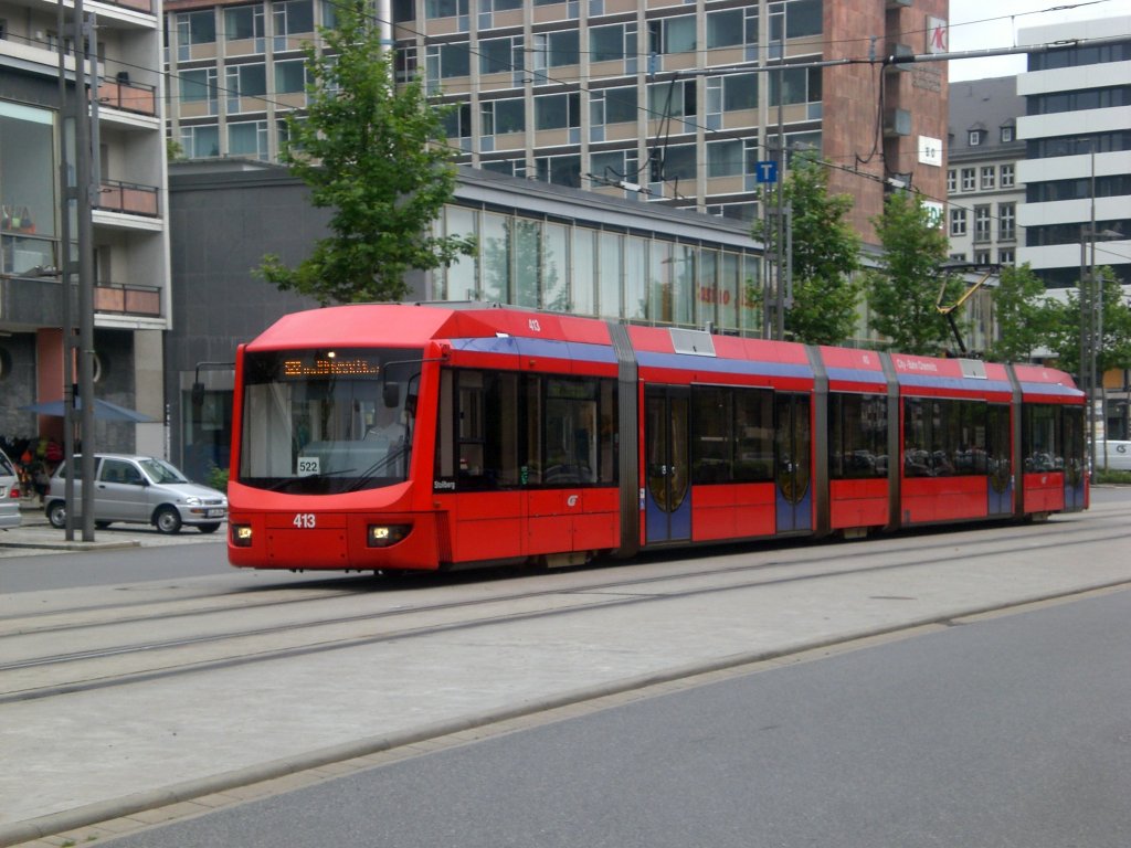 Chemnitz: Variobahn auf der Linie 522 nach Hauptbahnhof an der Haltestelle Zentrum Theaterplatz.(4.8.2011)