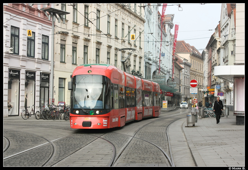 Cityrunner 654 am Hauptplatz, Graz Krongress. Aufgenommen am 06.03.11.