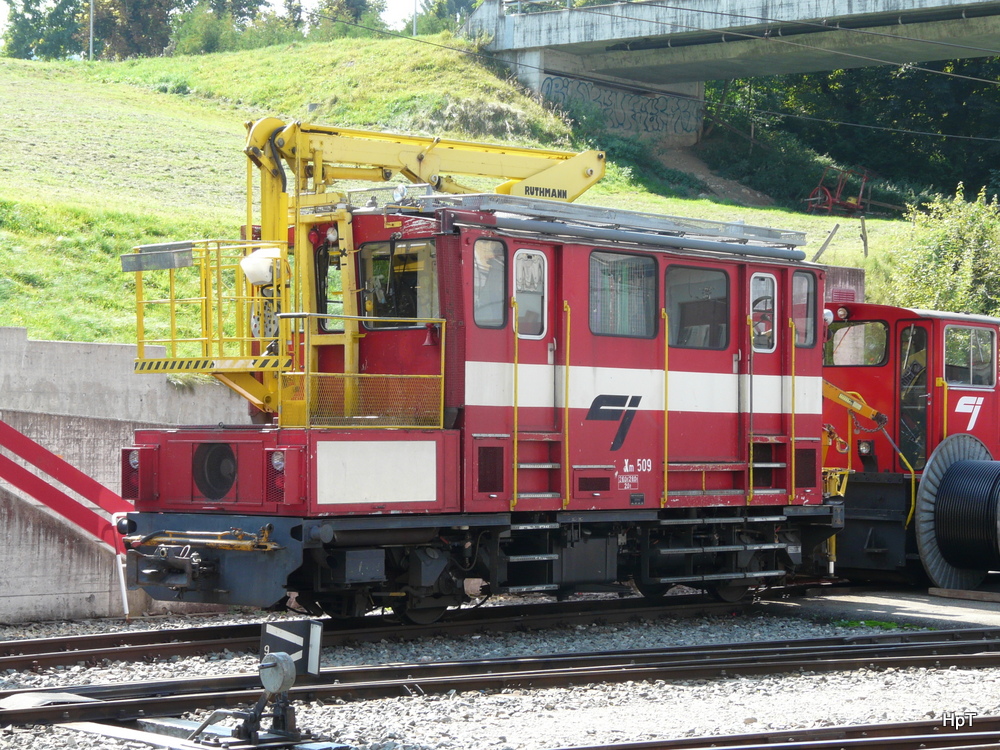 CJ - Dienstwagen Xm 509 im Bahnhof von Tramelan am 09.09.2012