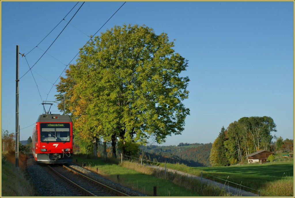 CJ GTW als Regionalzug 220 auf der Fahrt nach La Chaux-de-Fonds kurz nach La Ferrire am 8. Oktober 2010. 