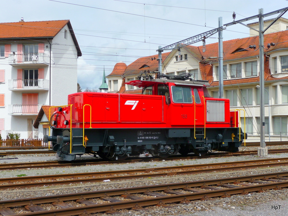 CJ - Rangierlok Ee 3/3  91 85 193 6 153-6 (ex PTT) im Tavannes am 21.04.2012 .. Standpunkt des Fotograen auserhalb der Geleisanlage des Bahnhofs ..