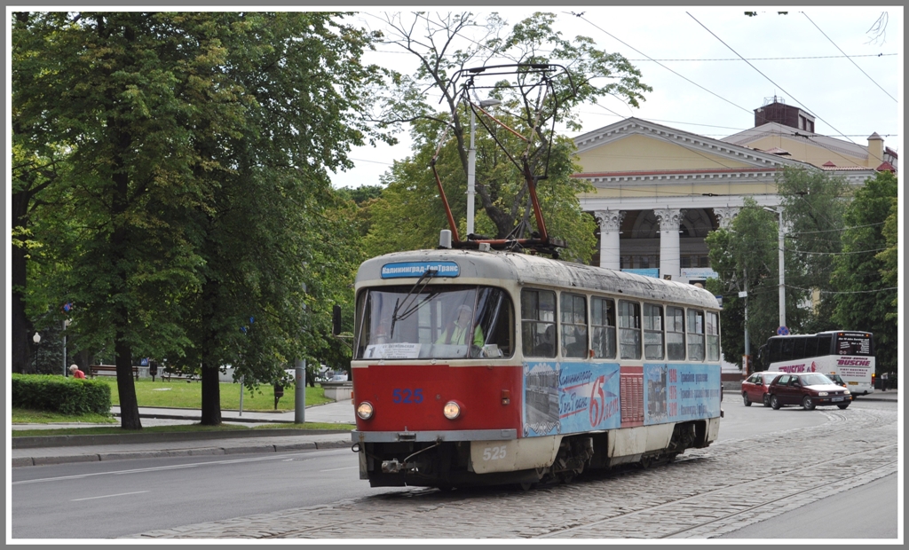 CKD Tatra Tram 525 der Linie 1 in Knigsberg/Kaliningrad. Sieben von zehn Linien wurden in den letzten zehn Jahren eingestellt und der Rest ist in einem eher desolaten Zustand. Das betrifft das rollende Material und auch die Geleise. (05.06.2012)