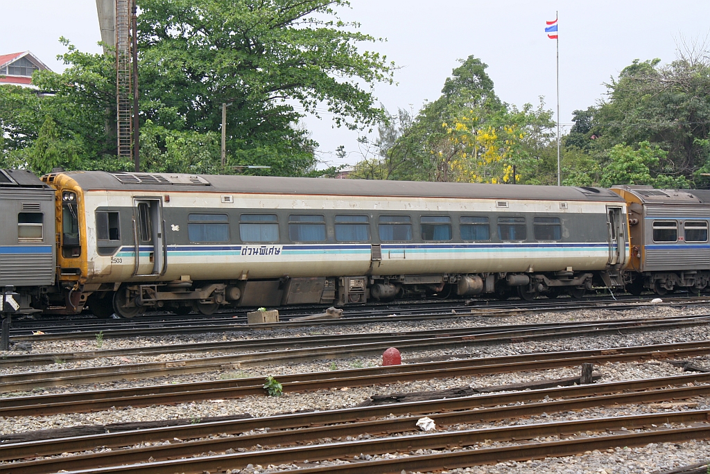 Class 158 Express Sprinter 2503 am 18.Mrz 2011 im Depot Hua Lamphong. 

